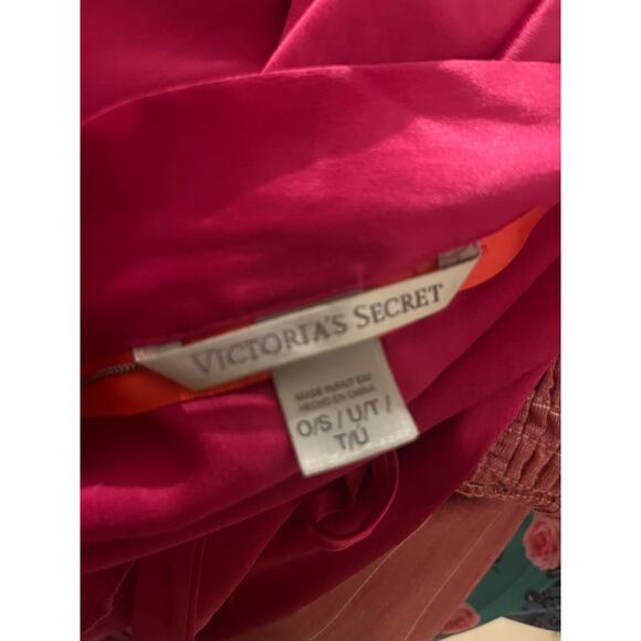 Victorias Secret magenta silk robe! 🔥 - Picture 3 of 5